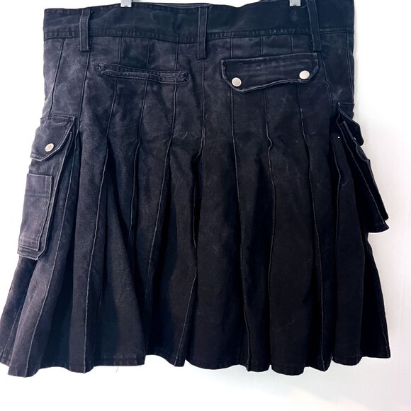 Modern Kilts Mens Sz 44 Utility Pockets Heavy Cotton Snap Pleated USA Black - Picture 2 of 6